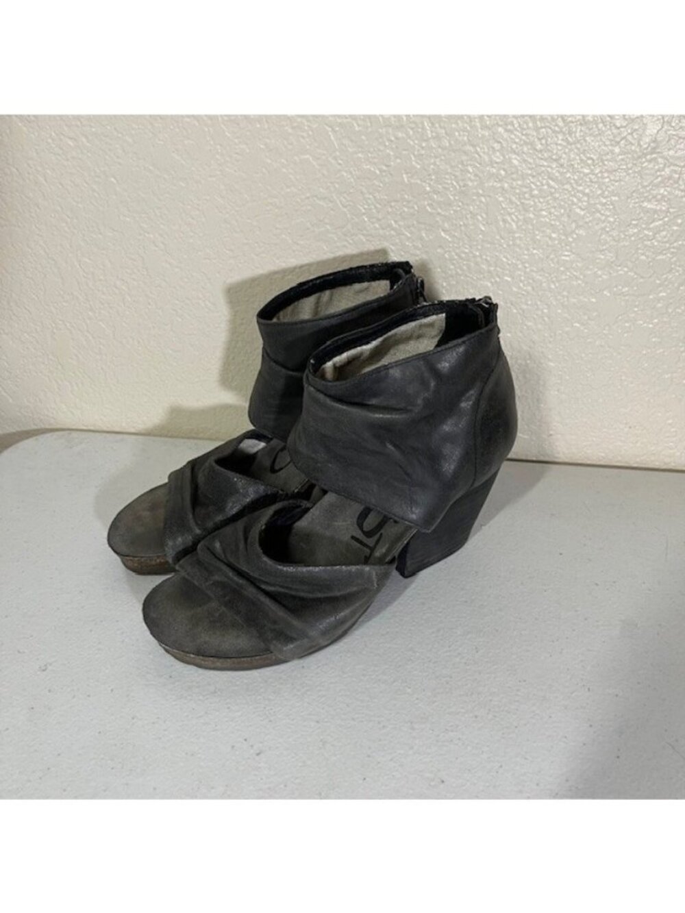OTOT Shoes Womens Snadals Wedge Heels 7 Gray Leather Peep Toe